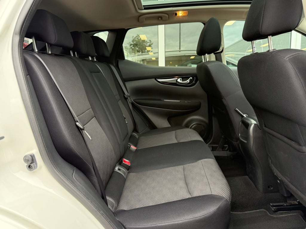 Nissan Qashqai 1.2 connect edition