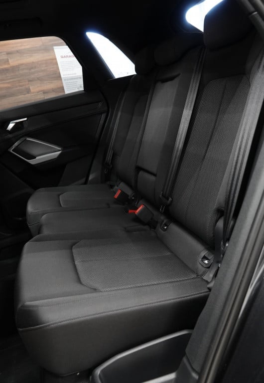 Audi Q3 35 tfsi pro line | pano | matrix | maxton | camera |
