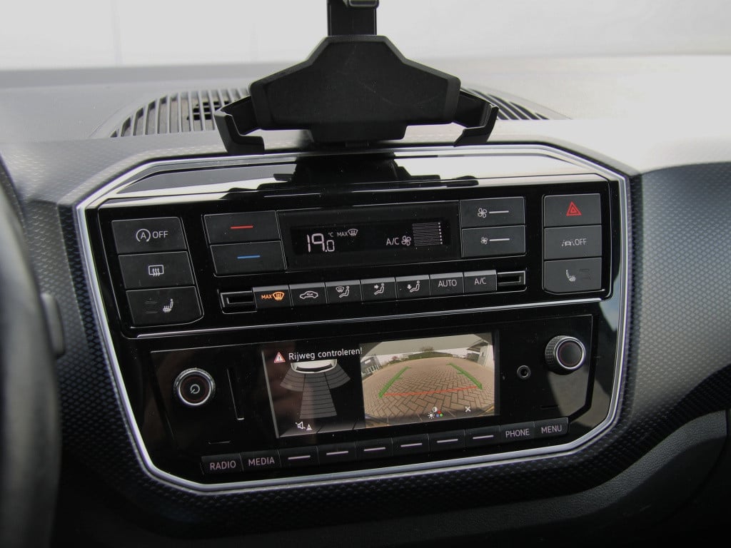 Volkswagen UP! 1.0 65pk 5drs. united | black edition