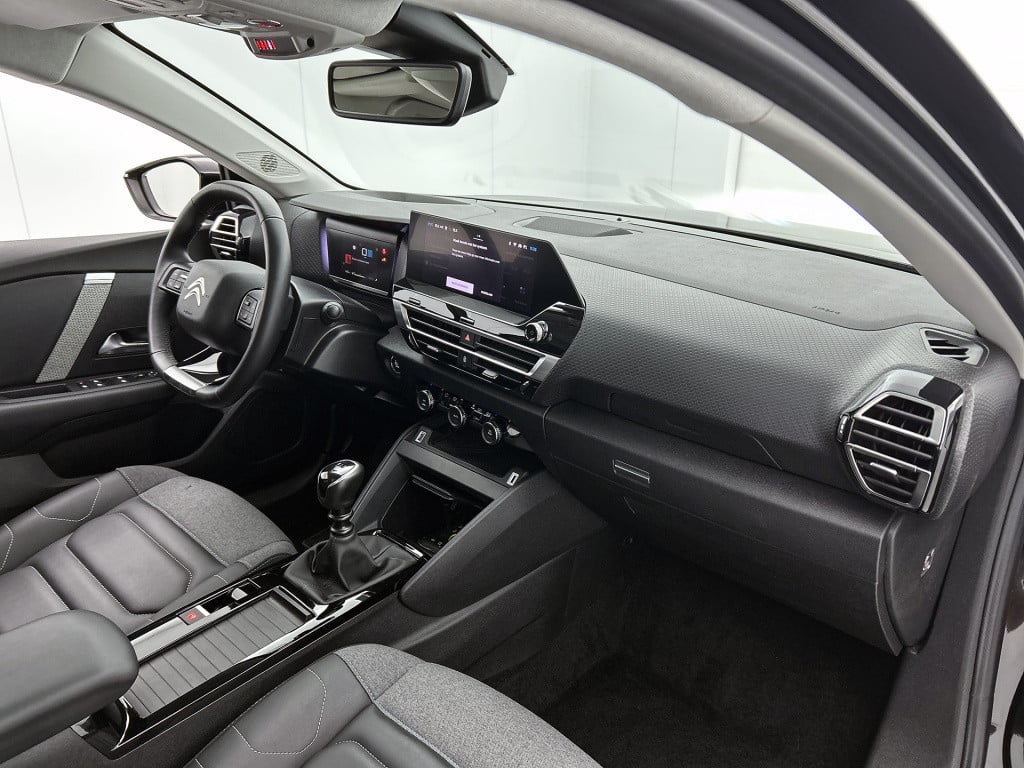 Citroen C4 130pk shine | rijklaar | panorama dak | head-up display | navi |