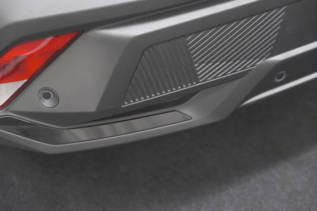 Peugeot 408 1.2 hybrid 136 e-dcs6 gt | 360 camera | elektrische kofferklep 