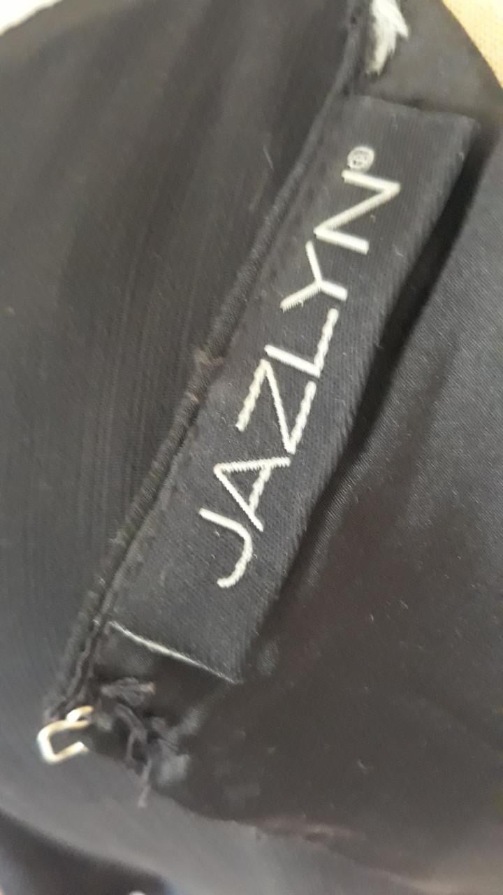 Als NIEUW: feestelijk zwart jurkje met leuke details, maat S