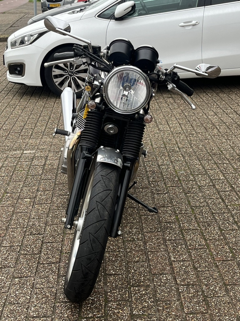 Triumph Thruxton 900 inj