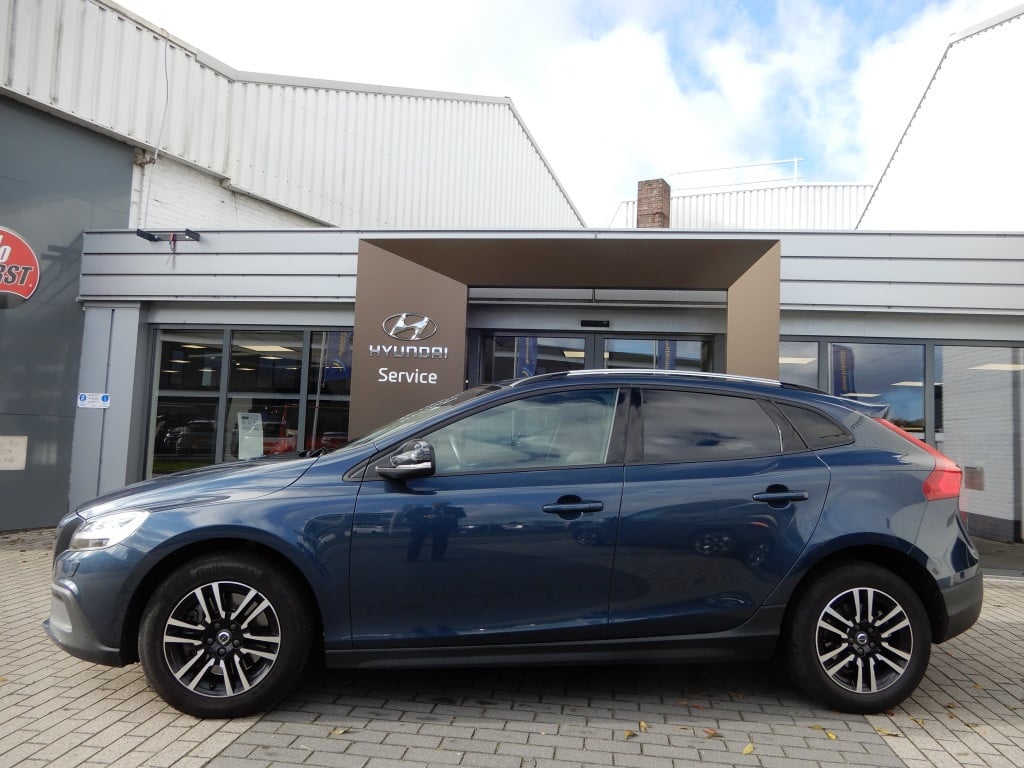 Volvo V40 cross country 1.5 t3 nordic+ | nl auto | lage km stand | dealer o