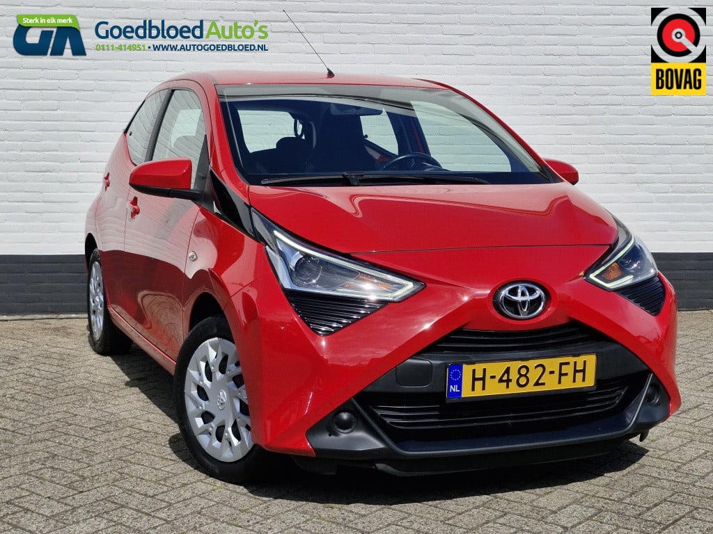 Toyota Aygo 1.0 vvt-i x-play automaat | apple carplay | andoid auto | achte