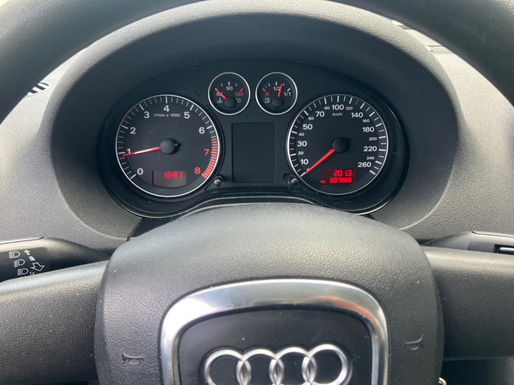 Audi A3 sportback 1.6 attraction business edition cruisse clima