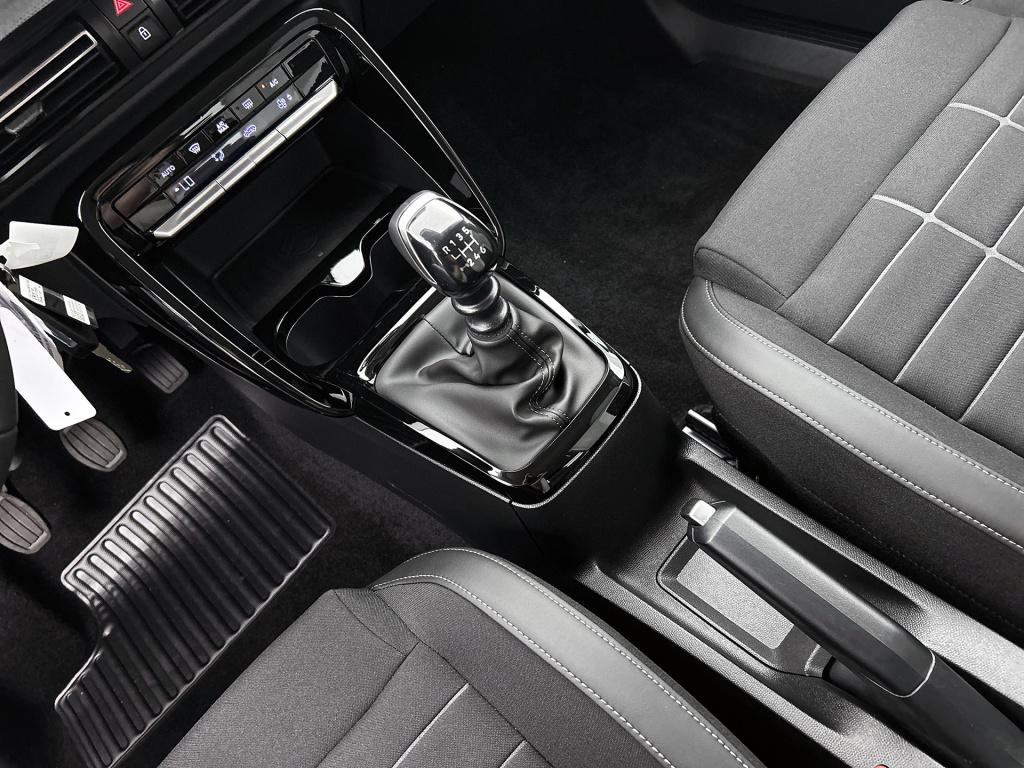 Citroen C3 turbo 100pk max | rijklaar | achteruitrijcamera | comfort seats 