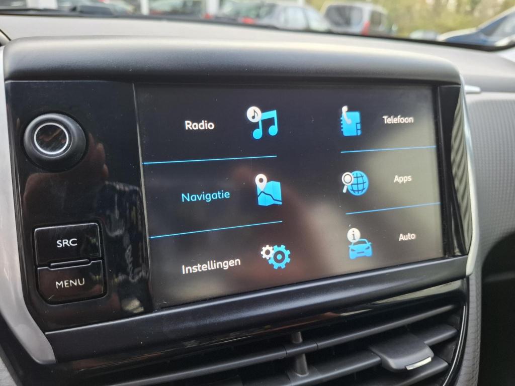 Peugeot 208 110 allure automaat eat6 nav/clima/lmv