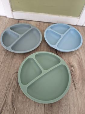 3x zuignap bord! Stevige siliconen borden met vakjes en nap.