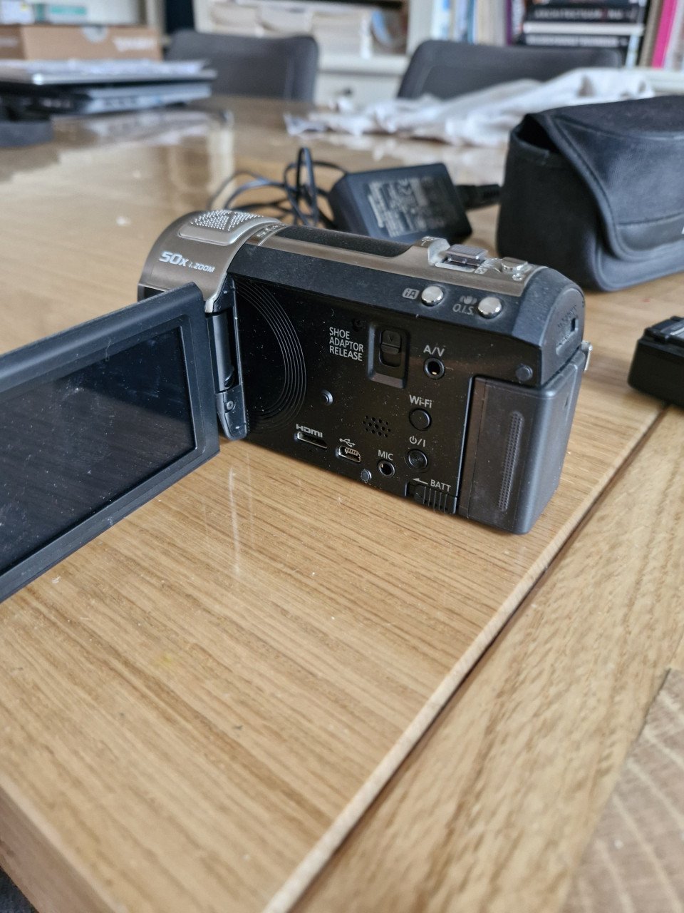 Panasonic hcv 720 videocamera