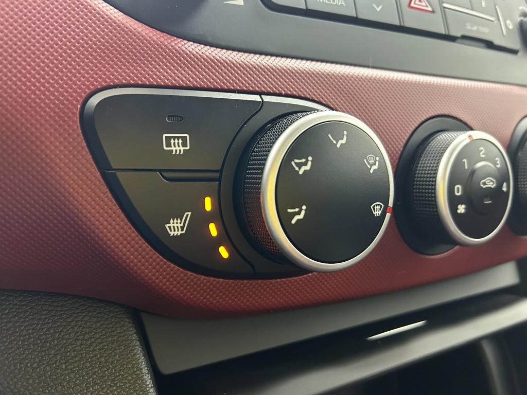 Hyundai I 10 occasion 1.2i | grijs | tweedehands hyundai i10 | airco | pano