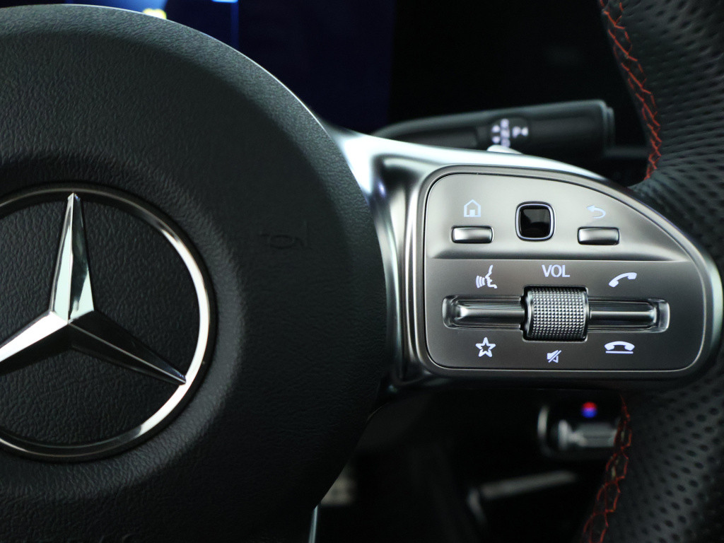 Mercedes-Benz A-Klasse 180 business solution amg | panoramadak | sfeerverli