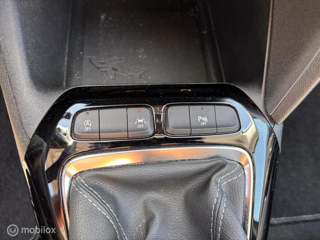 Opel Corsa 1.2 black line + nw d.riem