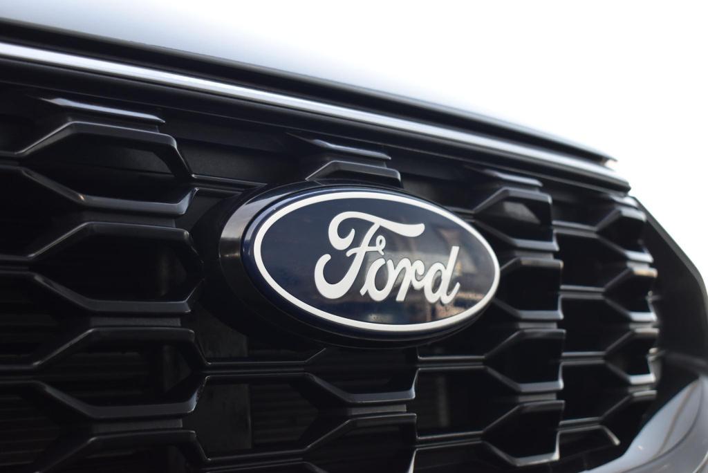 Ford Kuga 2.5 phev st-line | climate control | cruise control | winterpakke