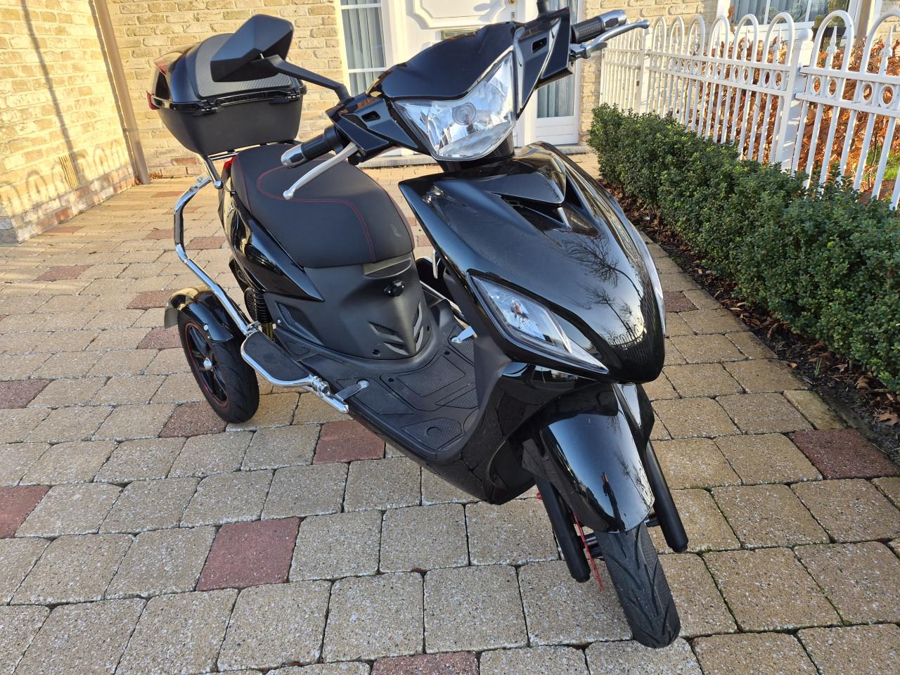 Scootmobiel IVA T3 - in nieuwstaat