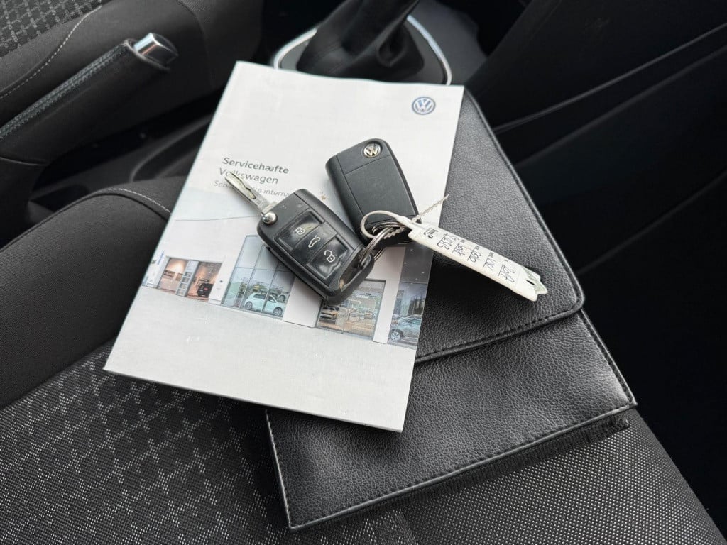 Volkswagen Polo 1.2 tsi automaat - lm velgen - pdc