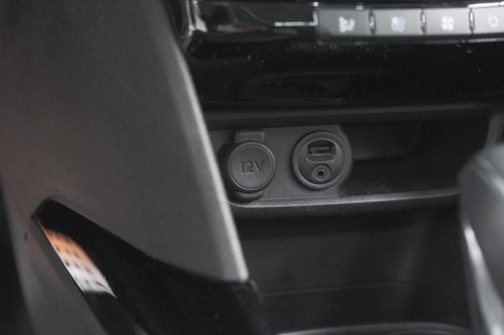 Peugeot 2008 puretech 110 eat6 gt | trekhaak | camera | panoramadak | apple