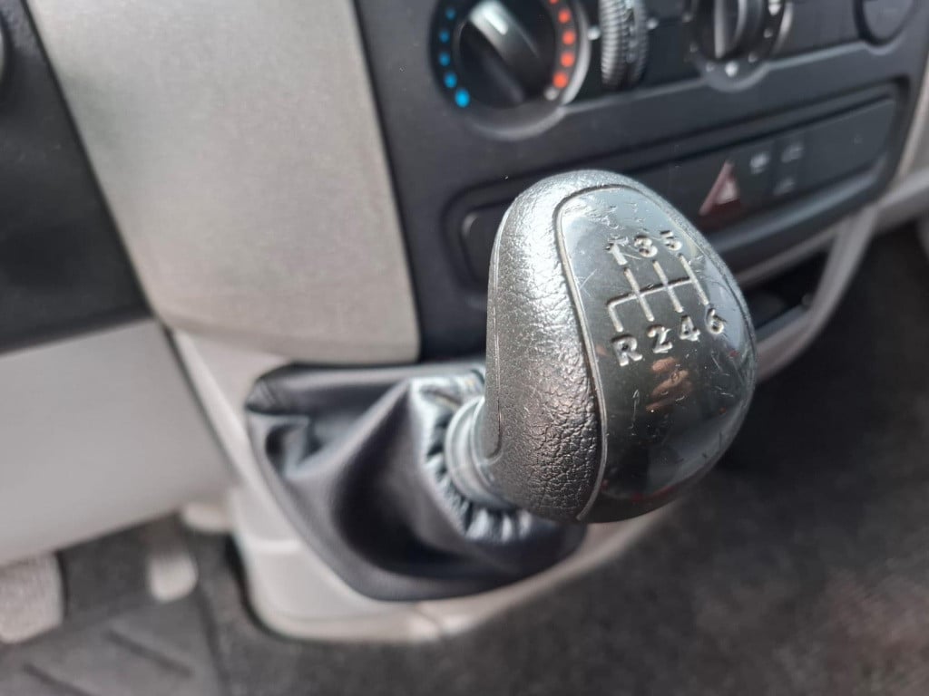 Mercedes-Benz Sprinter 210 2.2 cdi 366 hd 3 zits / side bars / perfect voor