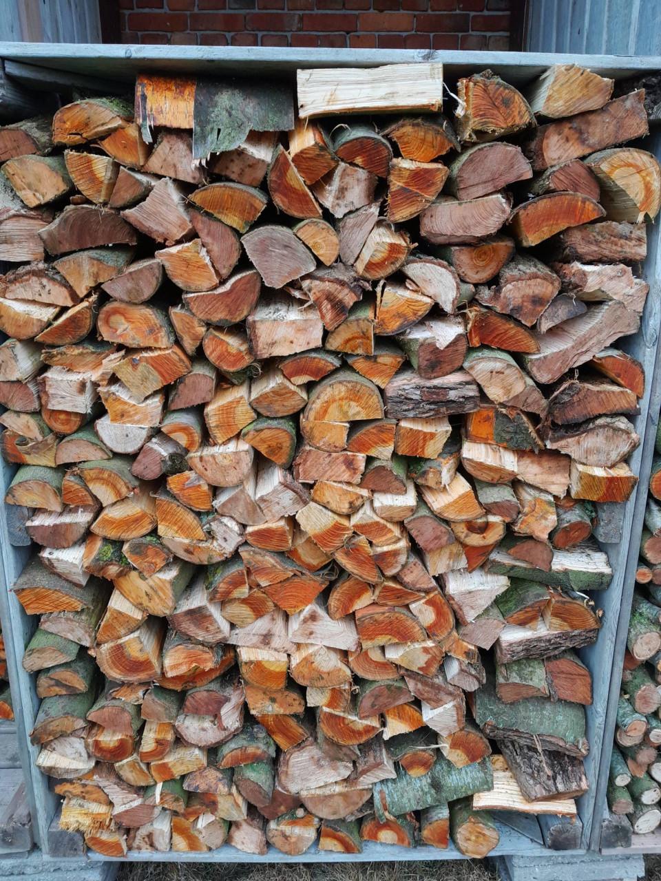 Brandhout van diverse soorten.