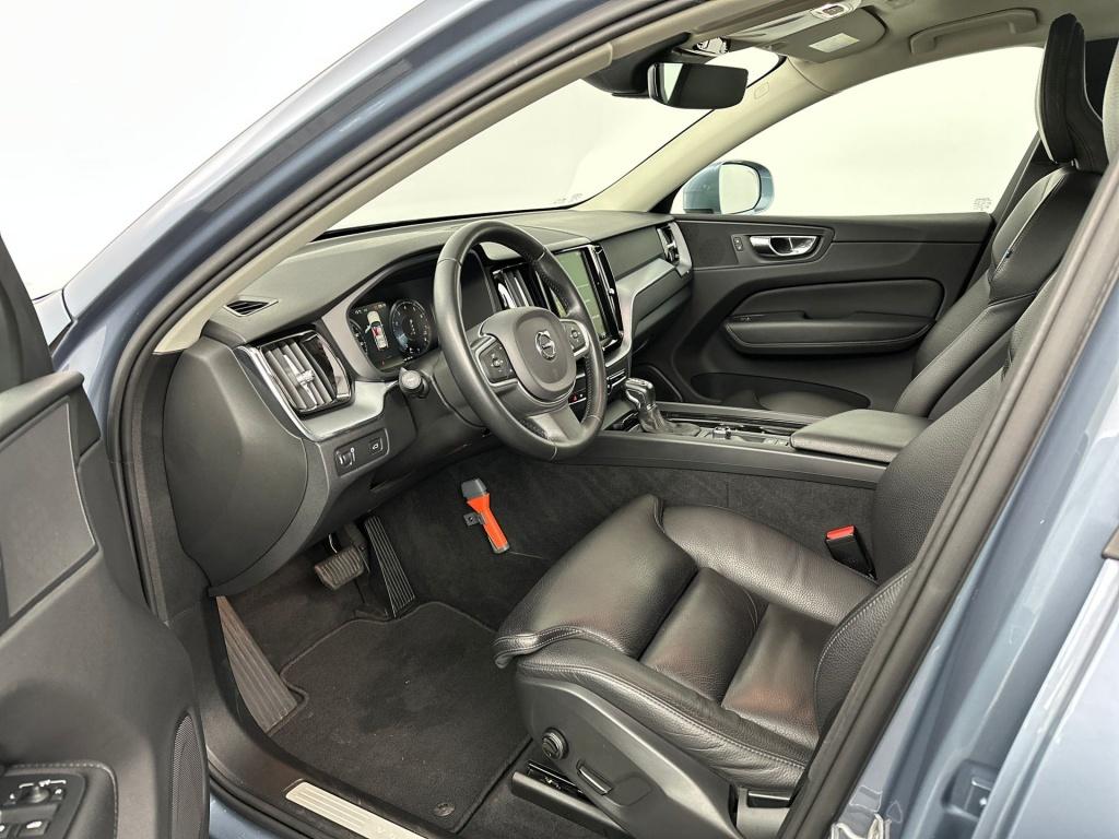 Volvo XC60 t5 253pk momentum| adap.cruise| leder| trekhaak| stoel.verw|