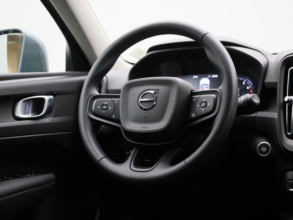 Volvo XC40 1.5 t3 momentum | automaat | lmv | navigatie | virtual cockpit |