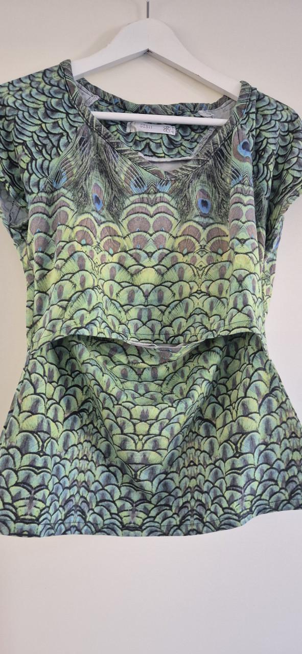 Zwangerschaps en voedingsshirts maat M