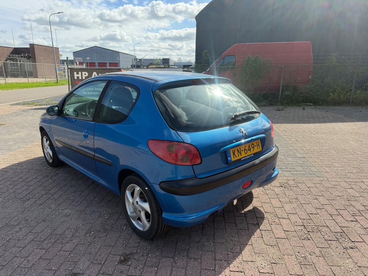 Peugeot 206 bj 2004  900 euro