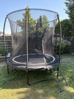 Trampoline