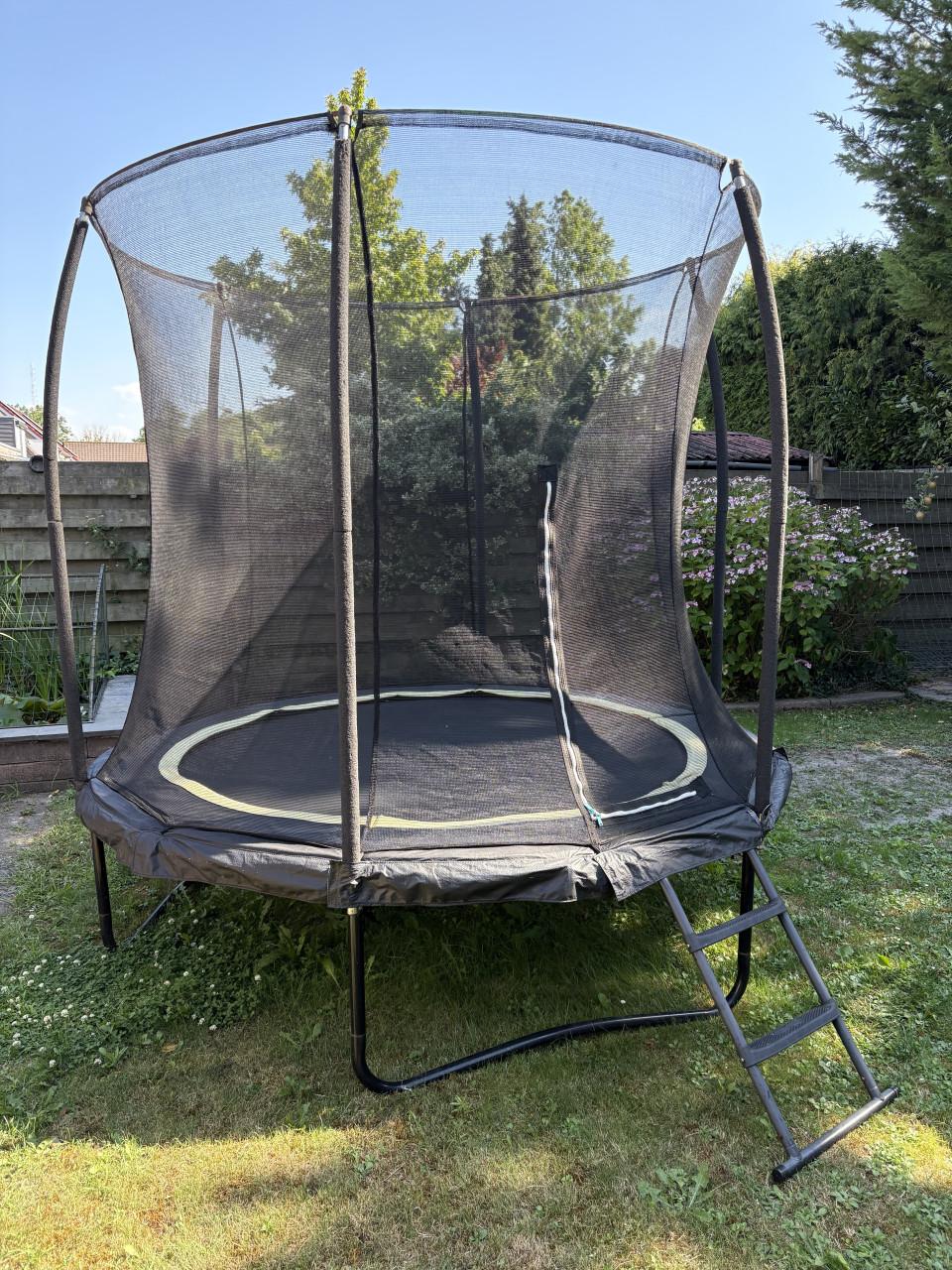 Trampoline