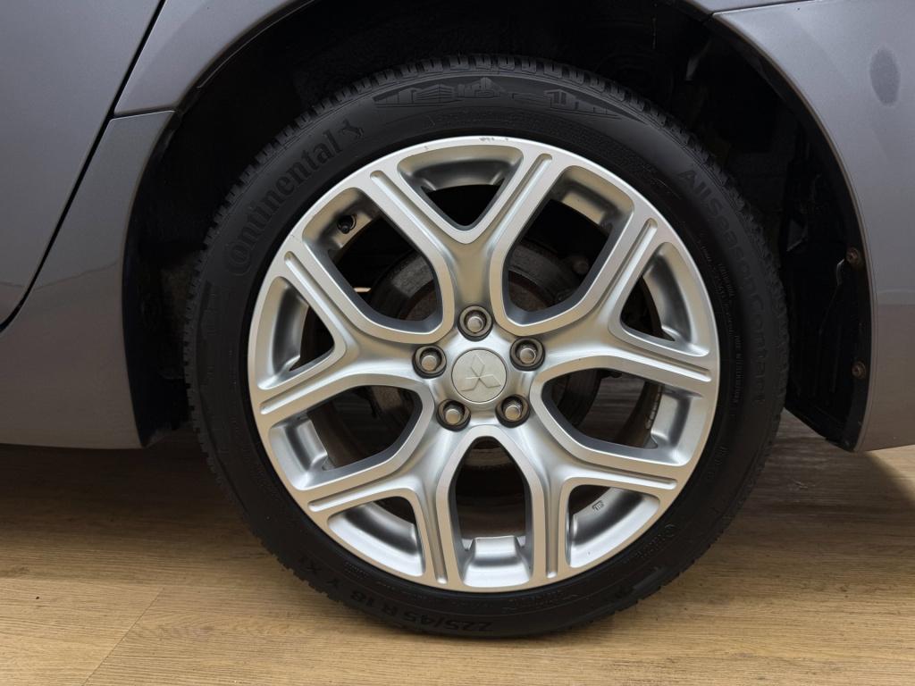 Mitsubishi Grandis occasion 2.4-16v insport | grijs | tweedehands mitsubish
