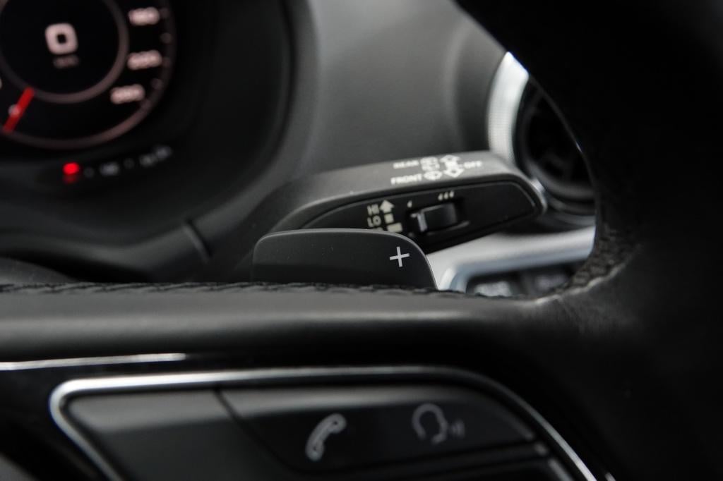 Audi Q2 1.5 tfsi | stoelverw. | trekhaak | camera | keyless |