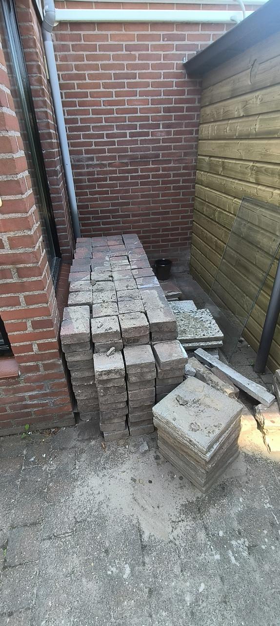 Vierkante tegels 11m2