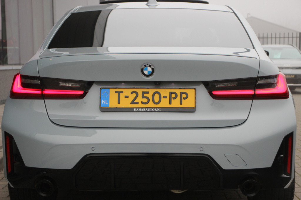BMW 3-serie 320i m-sport | schuifdak | 20'' styling 795m | el trekhaak