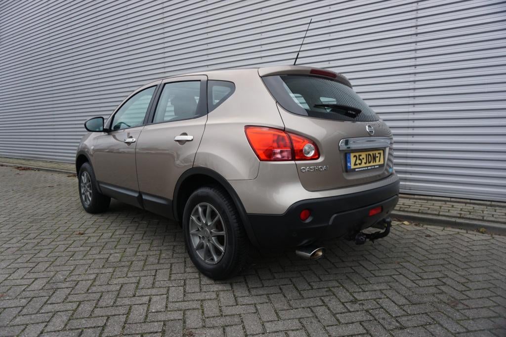 Nissan Qashqai 2.0 acenta automaat - airco / cruise / pano / parkeersens. /