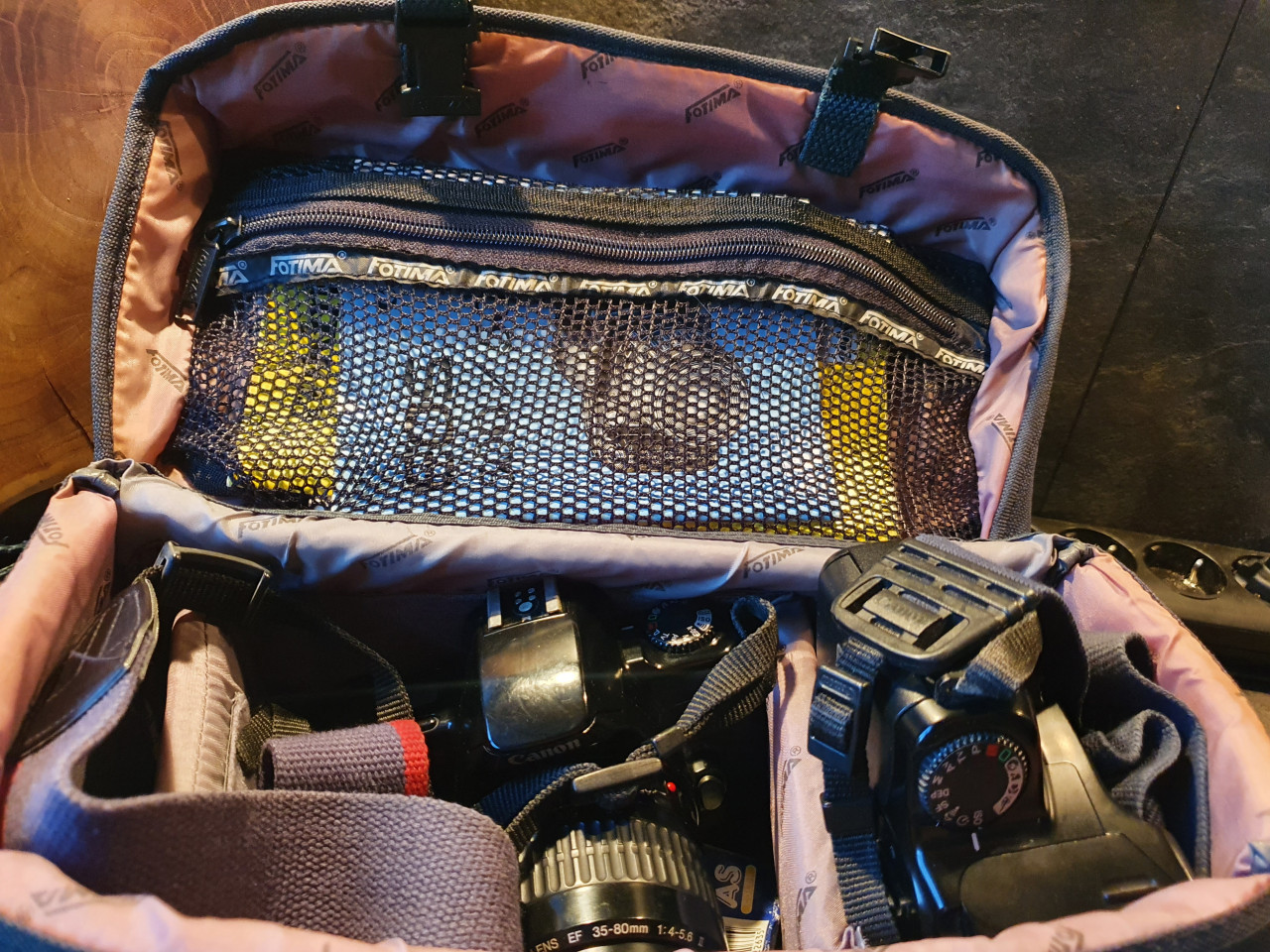 2 mooie vintage canon camera's EOS 500 en EOS 1000F in een koop....