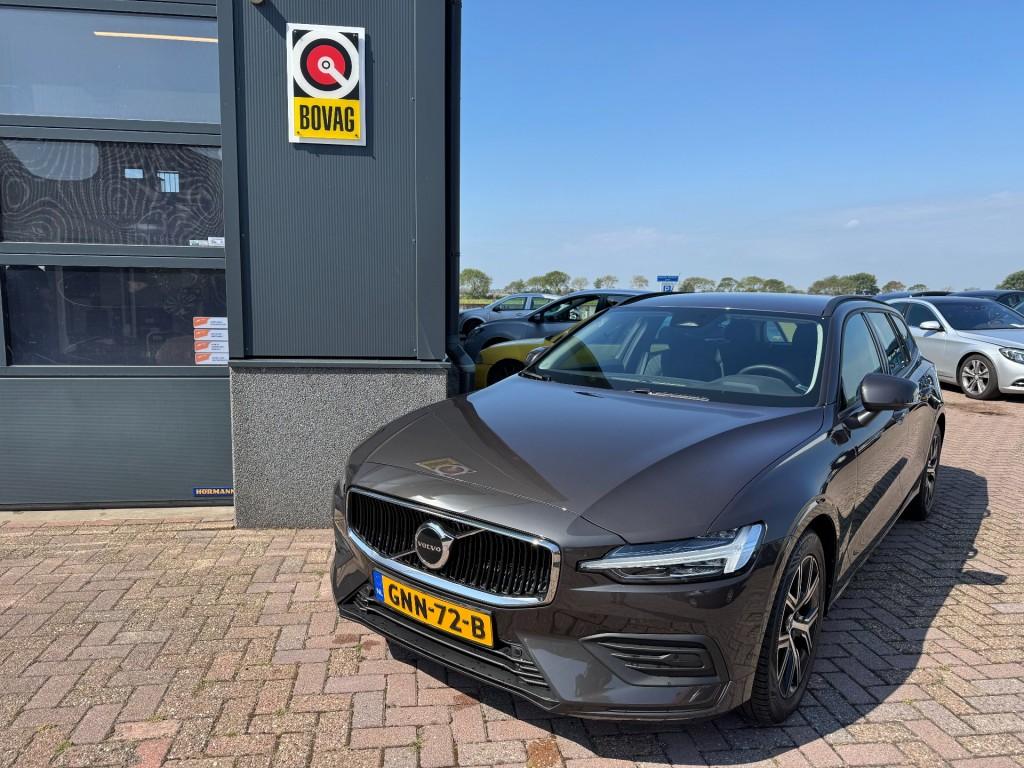 Volvo V60 2.0 b4 essential edition