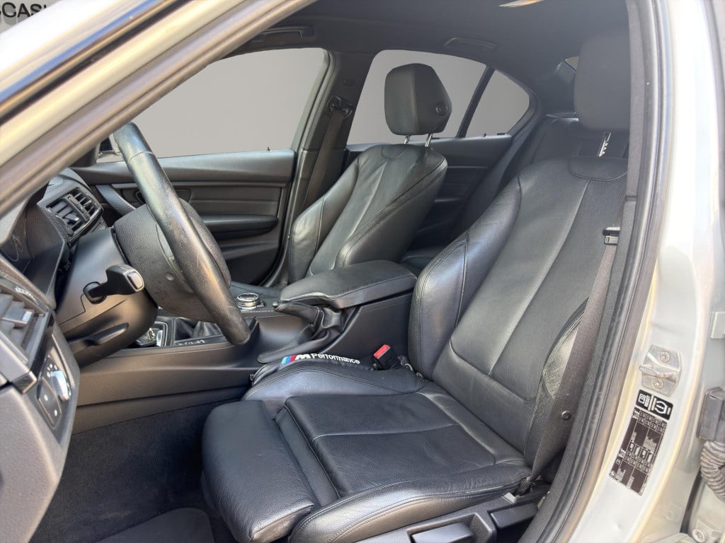 BMW 3-serie 320d high executive leder pdc