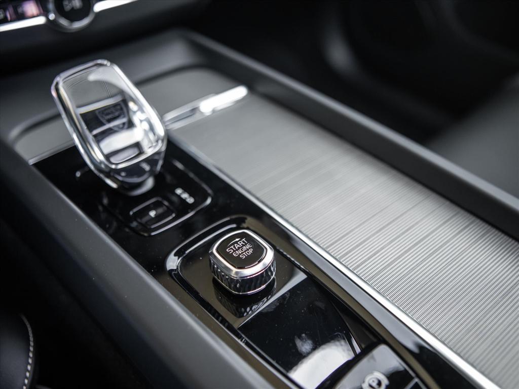 Volvo XC60 t6 plug-in hybrid 350pk aut awd plus black edition | harman kard