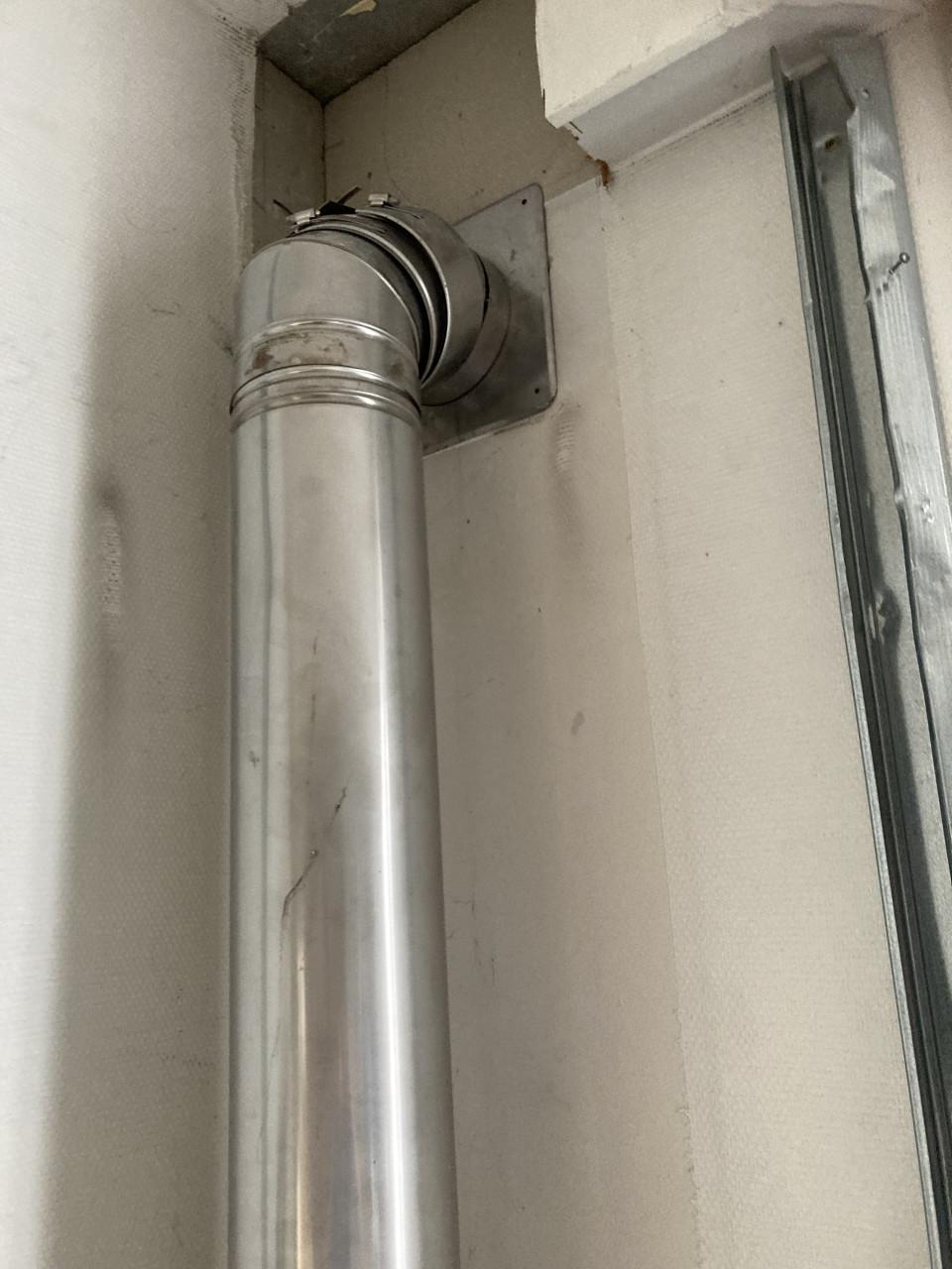 Compleet met dubbele/concentrische rvs afvoerkanalen, diameter 100/150mm