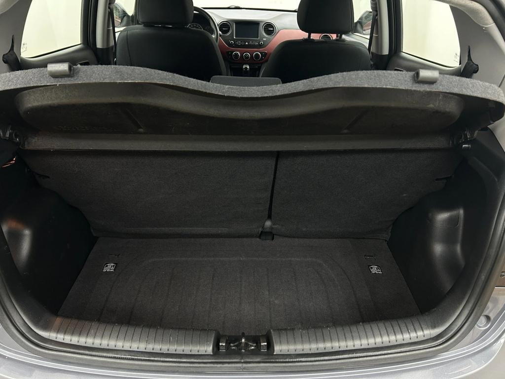 Hyundai I 10 occasion 1.2i | grijs | tweedehands hyundai i10 | airco | pano