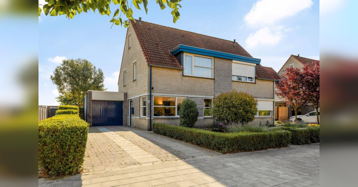 TE KOOP: 2 onder 1 kap woning WATERLANDKERKJE
