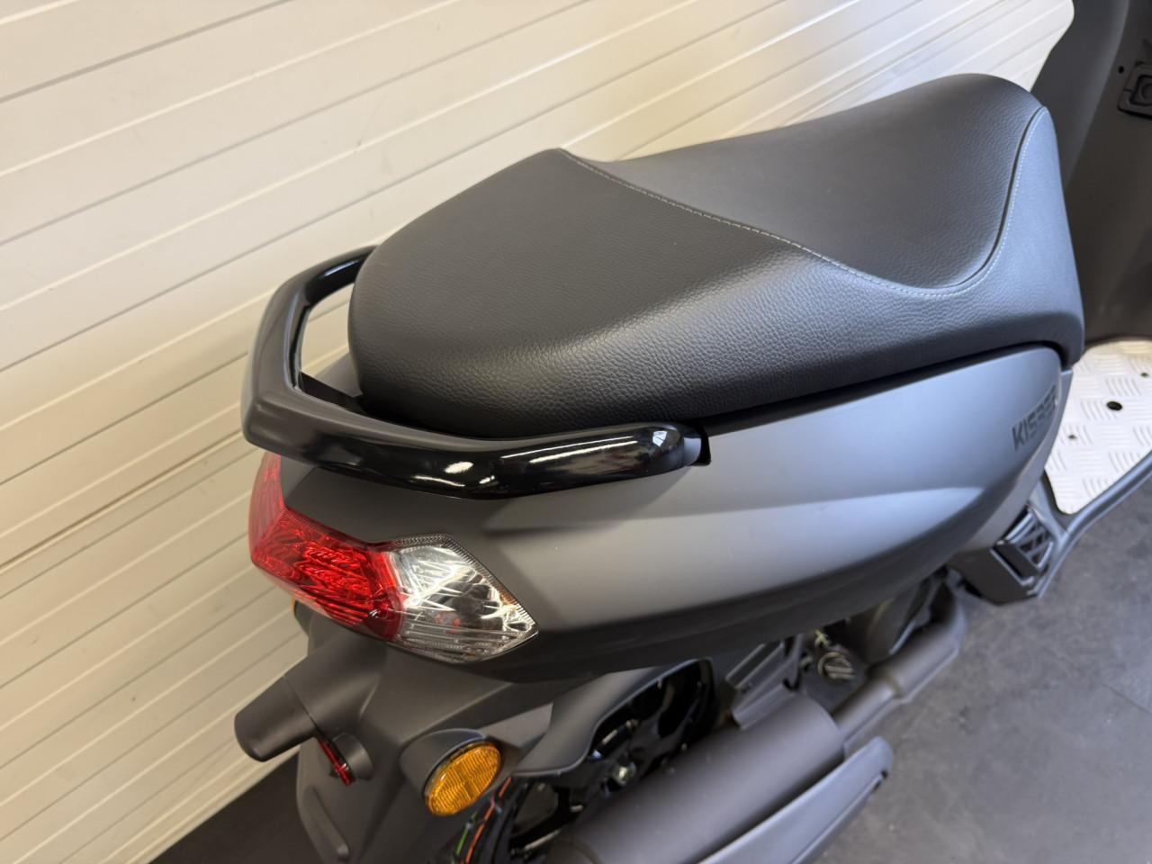 Peugeot Kisbee Black edition, nu weer uit voorraad leverbaar!