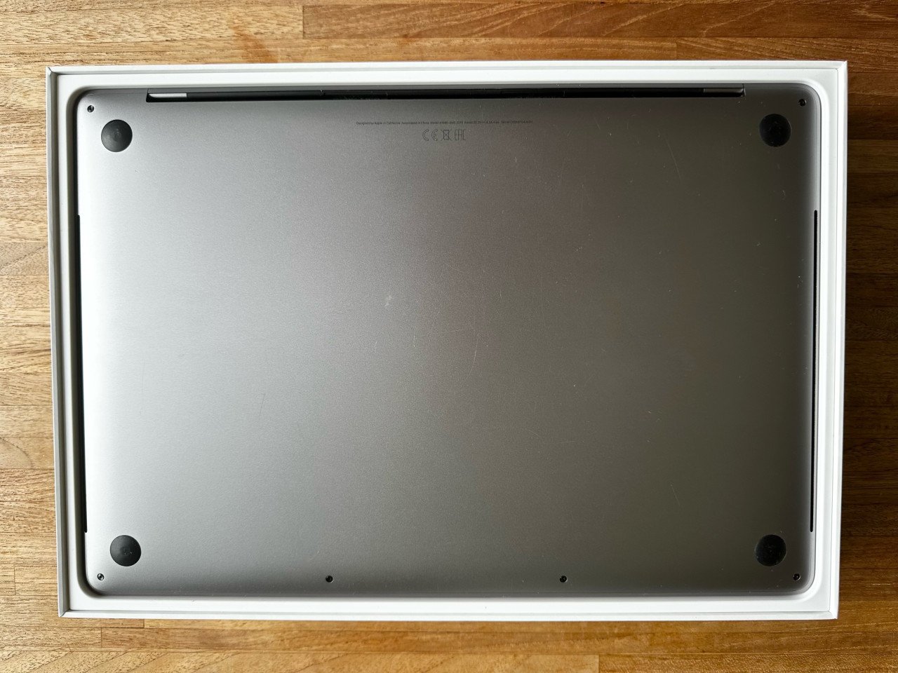 Apple MacBook Pro - 2.2ghz 6-core i7 - 16gb