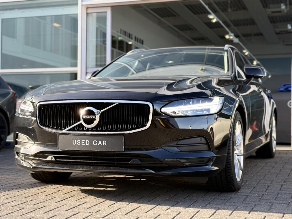 Volvo V90 t4 190pk momentum |adap.cruise| leder | trekhaak | stoel/stuurve