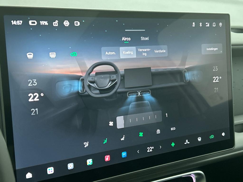 Leapmotor B10 design promax 67.1 kwh | demo auto | ** beschikbaar per 01-05