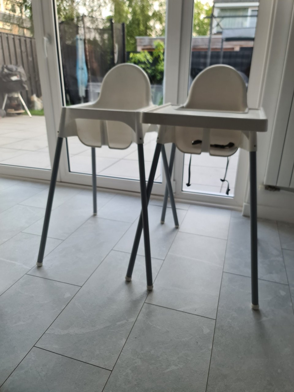 2 kinderstoelen