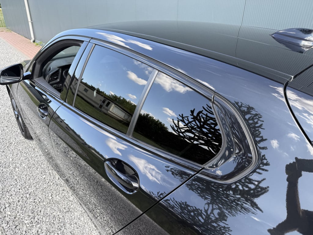BMW 1 Serie 118i 140pk automaat high executive sportline 5-drs