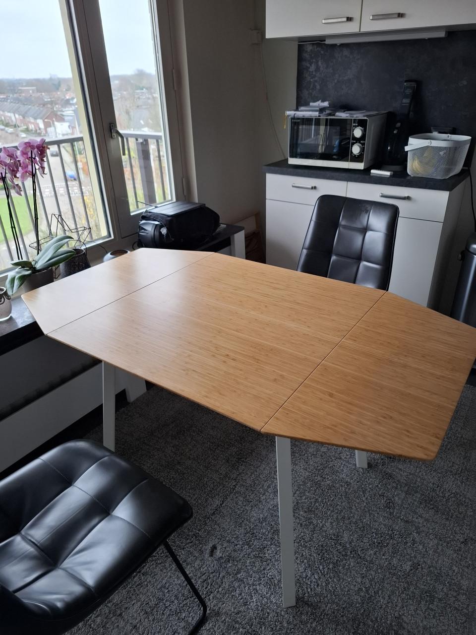Keukentafel en 2 stoelen