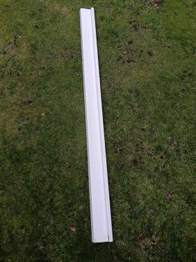 Dorpel,wit    gerestueerde steen. Faux marmer) marmer)