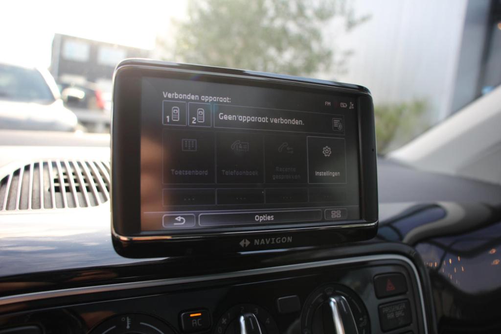 Volkswagen UP! 1.0 black-edition - panoramadak - leer - leder - cruise cont